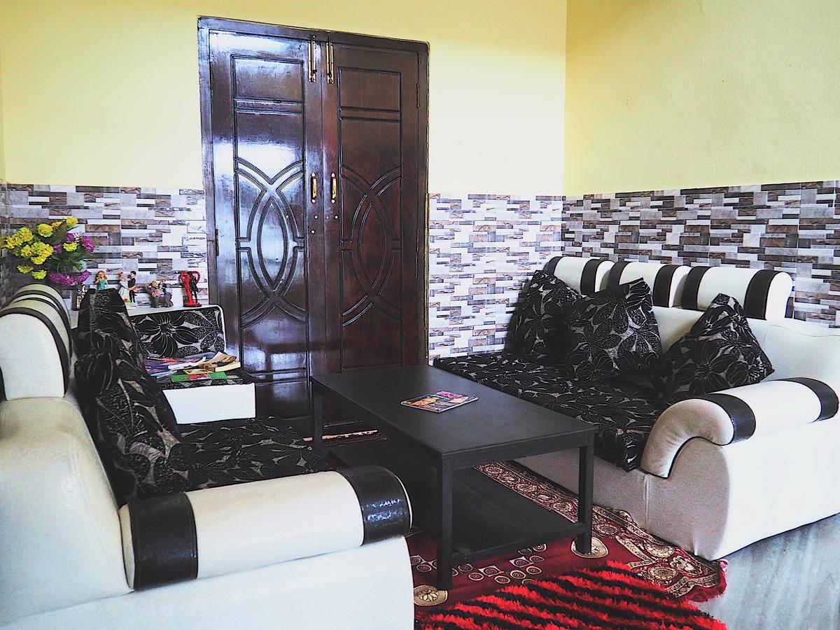 Aroma Tourist Hostel Покхара Екстер'єр фото