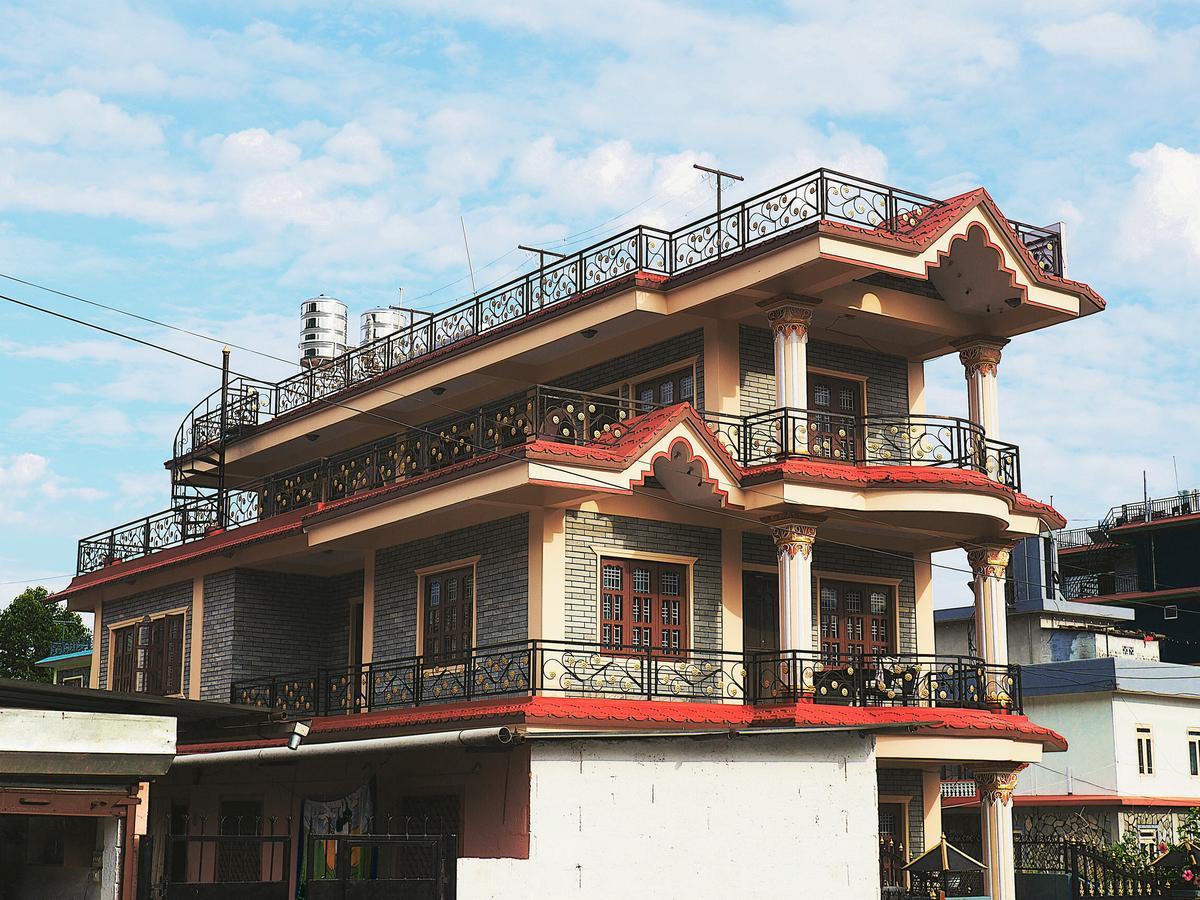 Aroma Tourist Hostel Покхара Екстер'єр фото