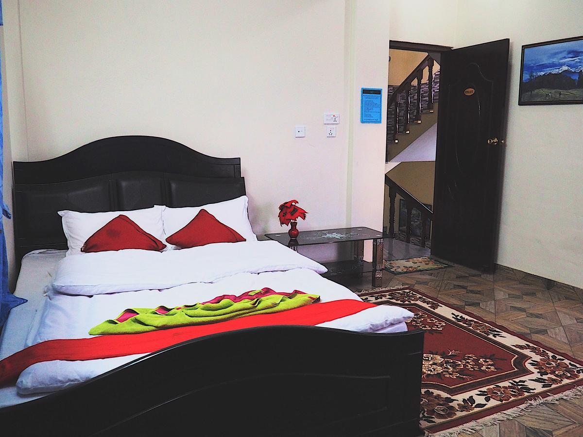 Aroma Tourist Hostel Покхара Екстер'єр фото