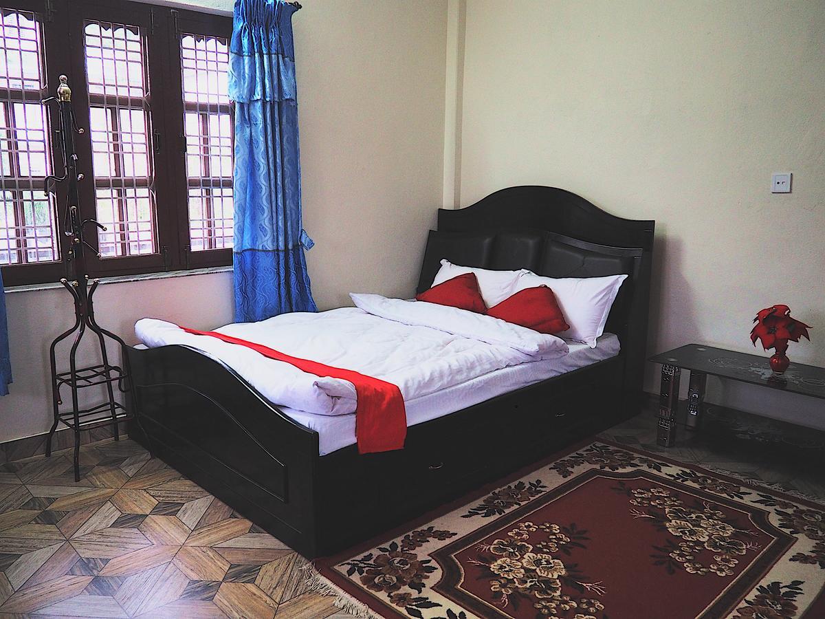 Aroma Tourist Hostel Покхара Екстер'єр фото