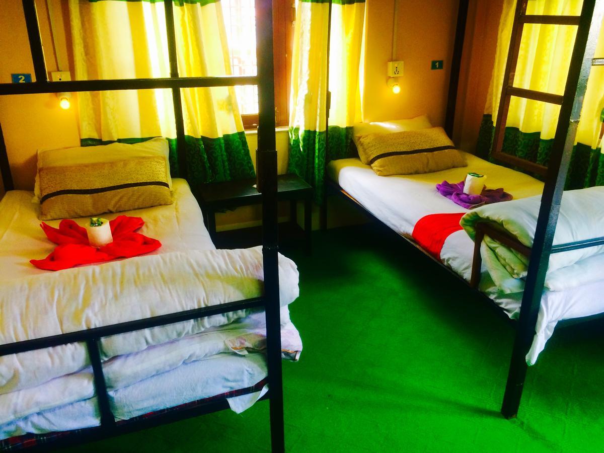 Aroma Tourist Hostel Покхара Екстер'єр фото