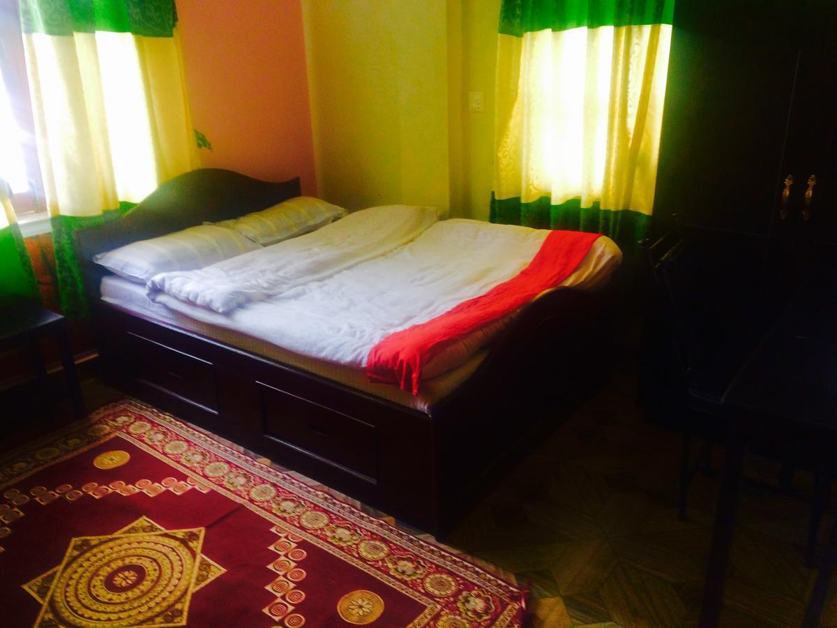 Aroma Tourist Hostel Покхара Екстер'єр фото