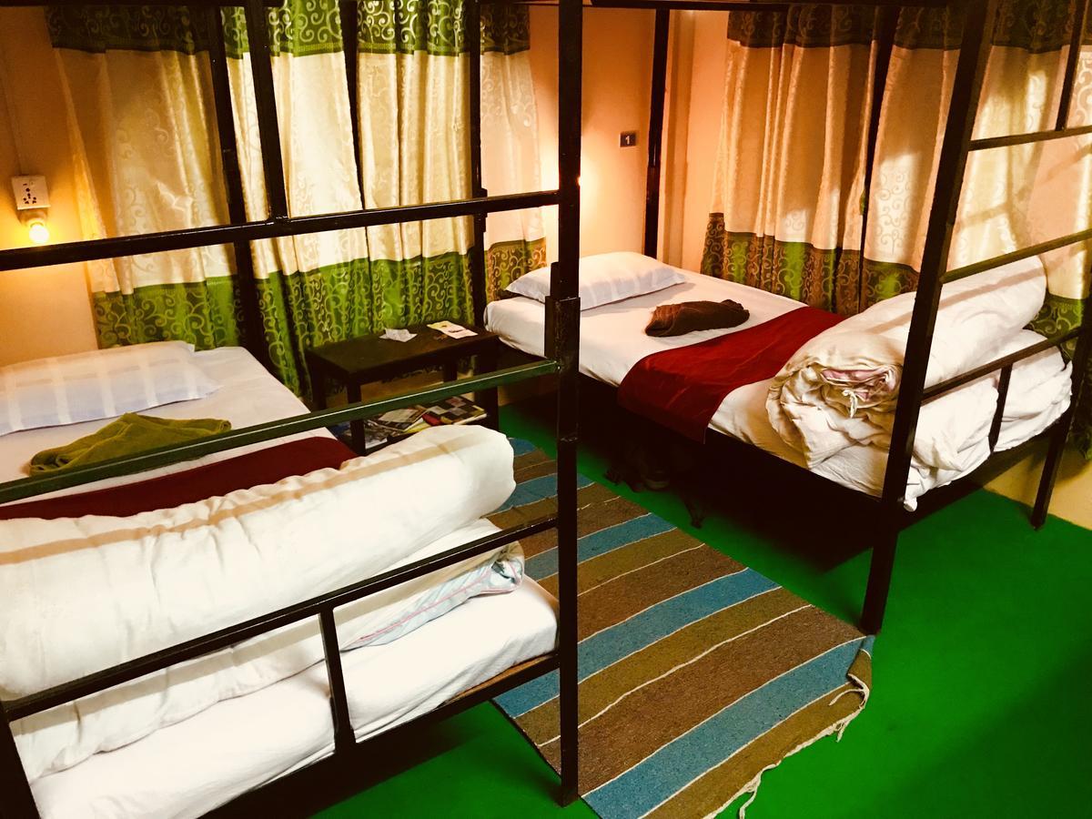 Aroma Tourist Hostel Покхара Екстер'єр фото
