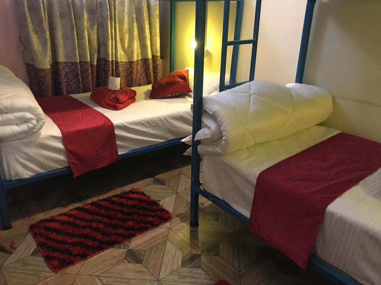 Aroma Tourist Hostel Покхара Екстер'єр фото