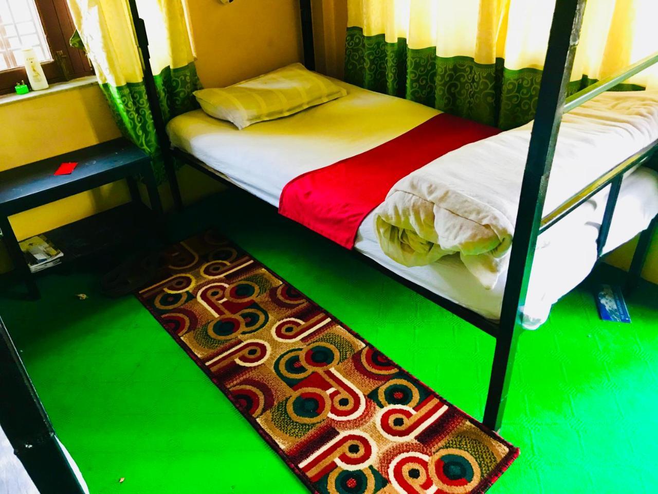 Aroma Tourist Hostel Покхара Екстер'єр фото