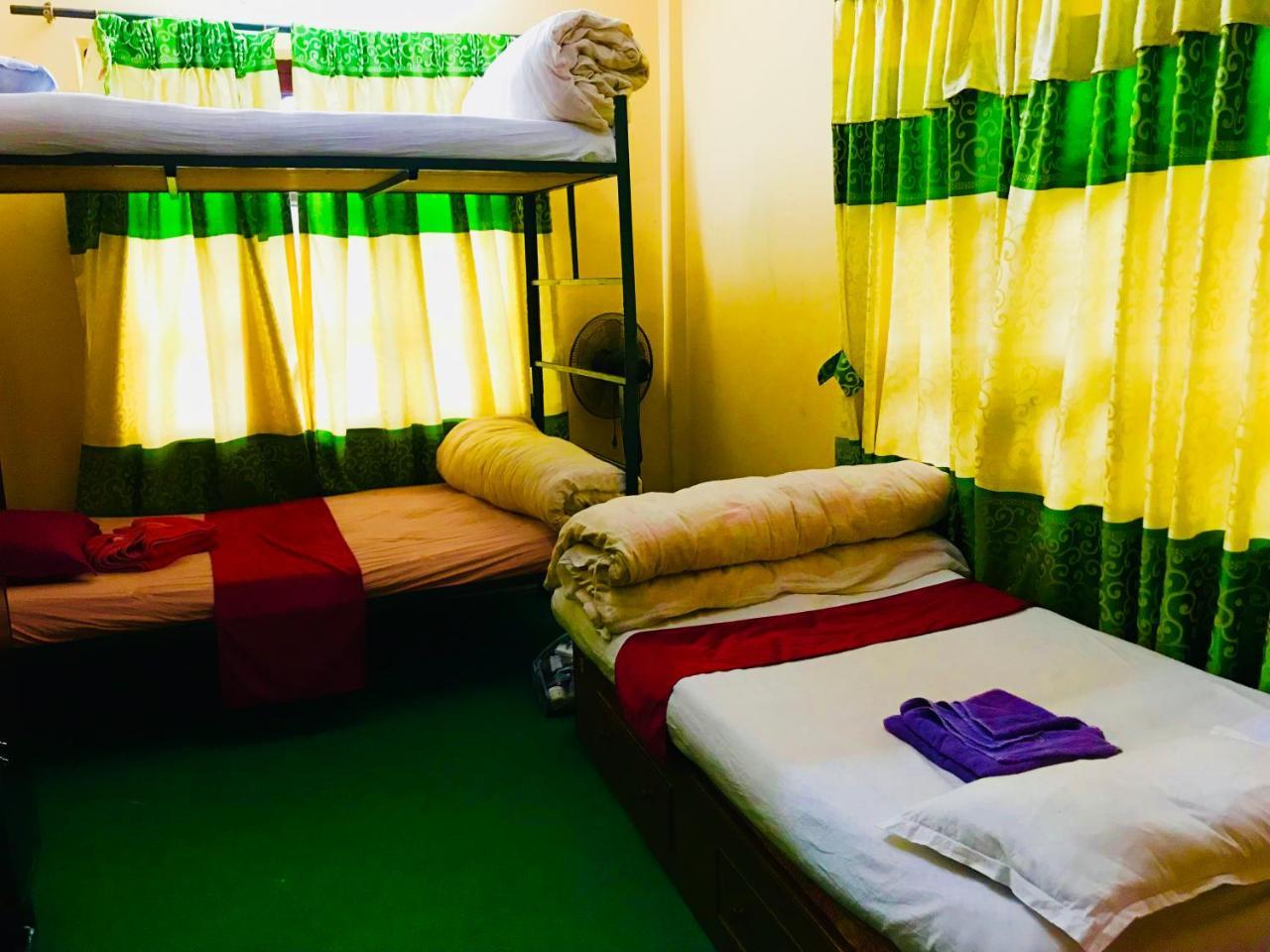 Aroma Tourist Hostel Покхара Екстер'єр фото