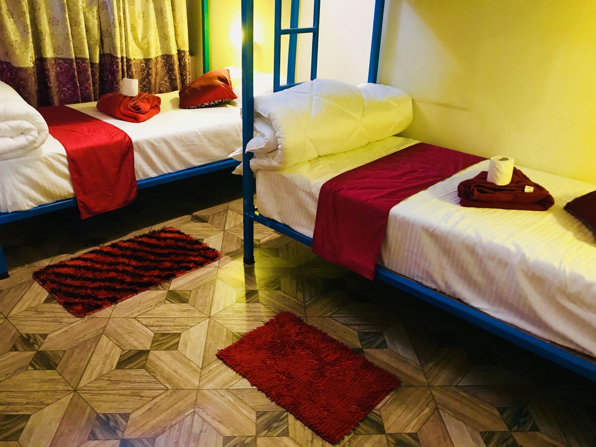 Aroma Tourist Hostel Покхара Екстер'єр фото