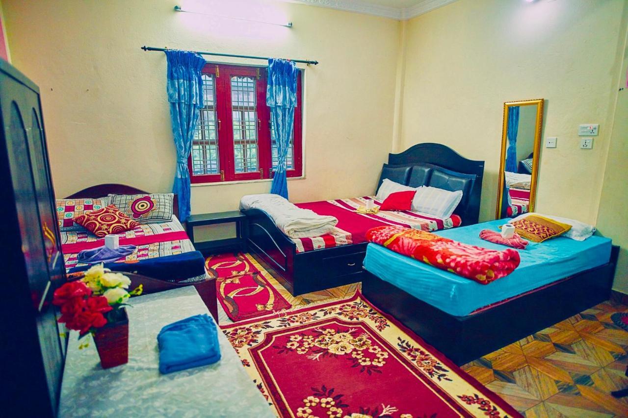 Aroma Tourist Hostel Покхара Екстер'єр фото
