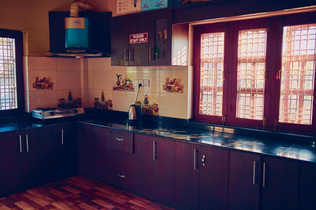 Aroma Tourist Hostel Покхара Екстер'єр фото